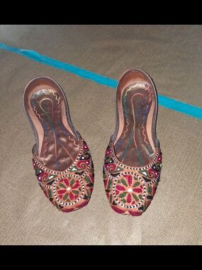 Fuchsia Womens Embroidered Leather Ballet Flats Size 6